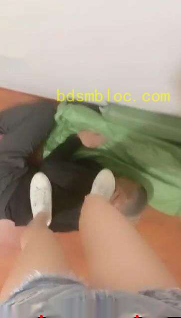 【美丝大人】福利特价暴力踹脸哀嚎！疯狂辱骂