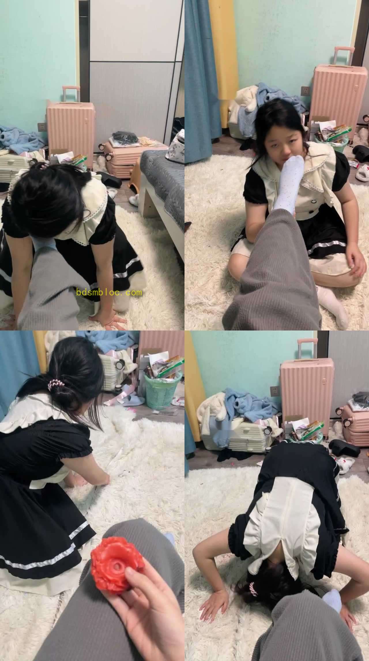 【白兔】闺蜜磕头求闻棉袜
