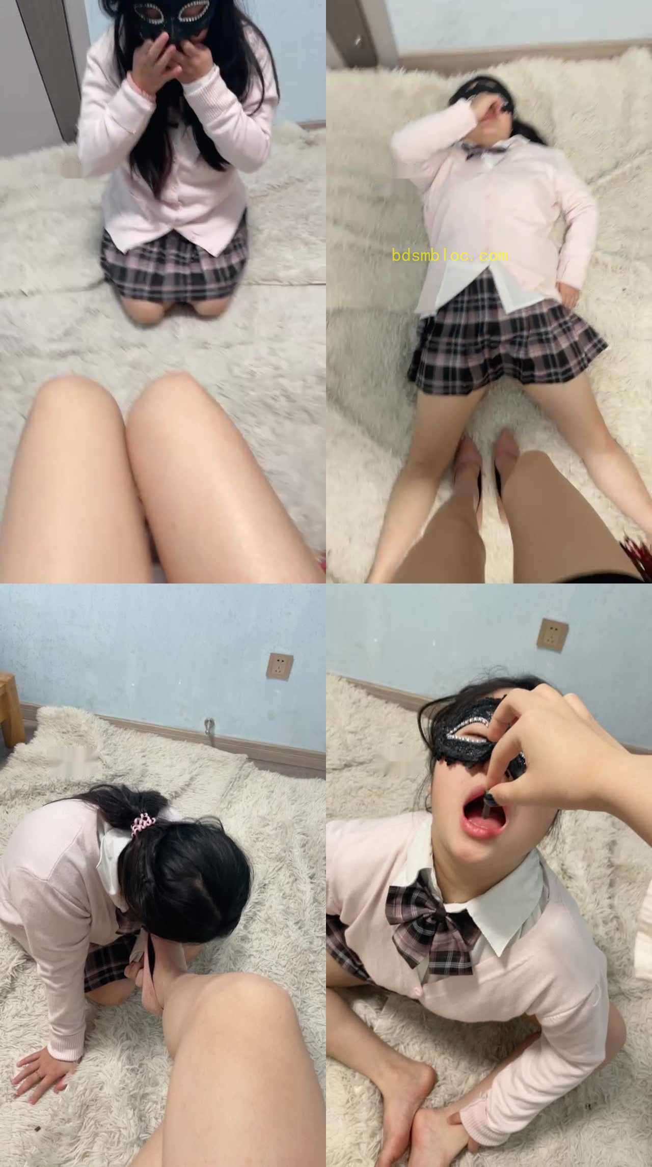 【白兔】高跟踩虐小三母狗