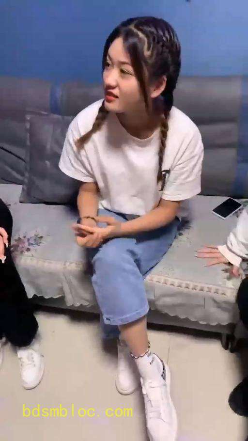 【与精神小妹的那些事】被社会女青年暴打