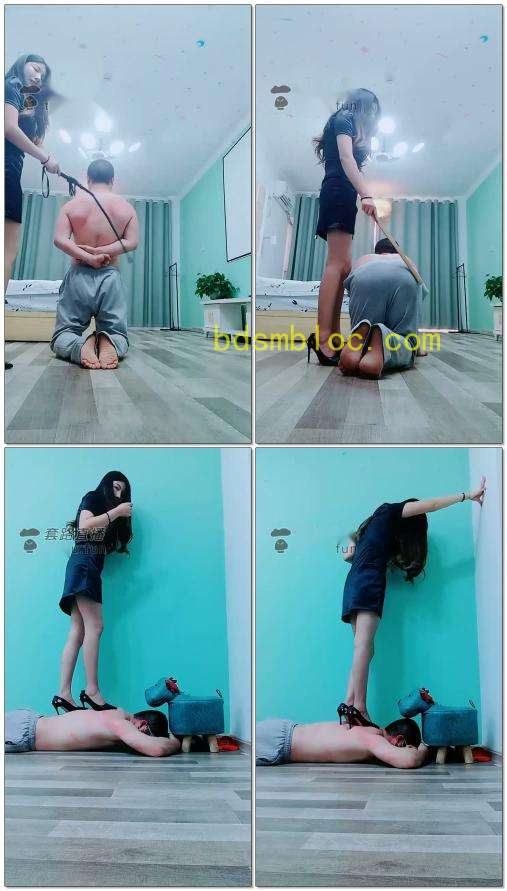 【梓晨s】踩踏,鞭打,小贱货四的其所