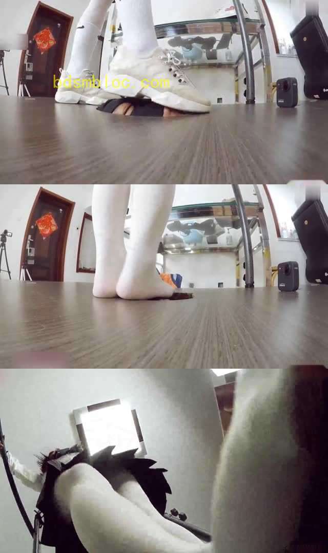 【未知女主】人脸地板2 JK装脏鞋臭棉袜 帆布鞋白丝走踩脸 虐脸践踏羞辱